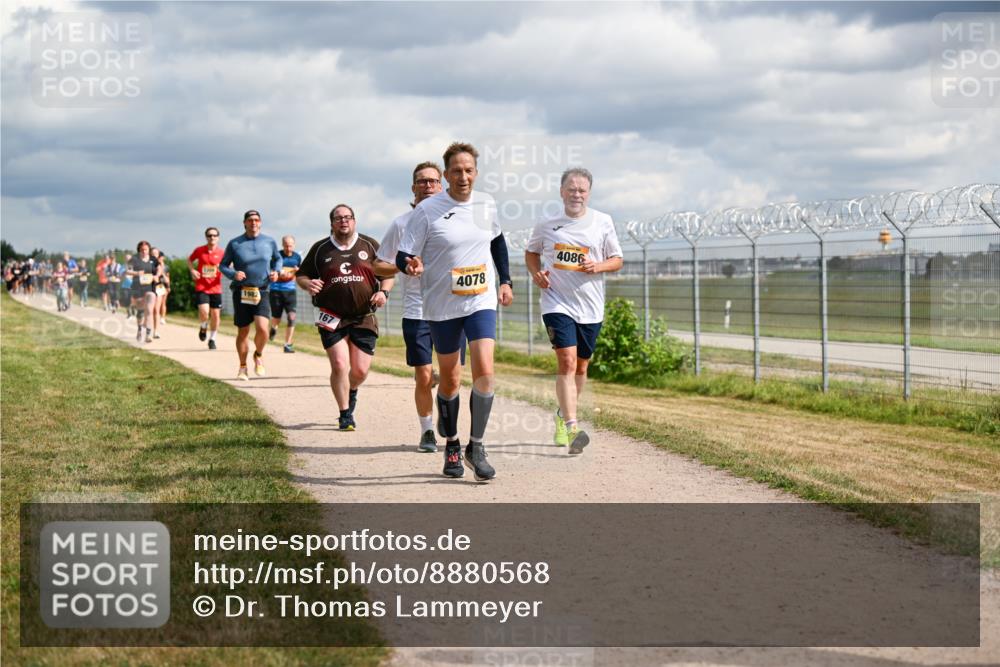 14.09.2025 - Airport Race Dr. Thomas Lammeyer http://msf.ph/oto/8880568 14.09.2025 12:31:02 Laufen 1982, 167, 4086, 4078 meine-sportfotos.de