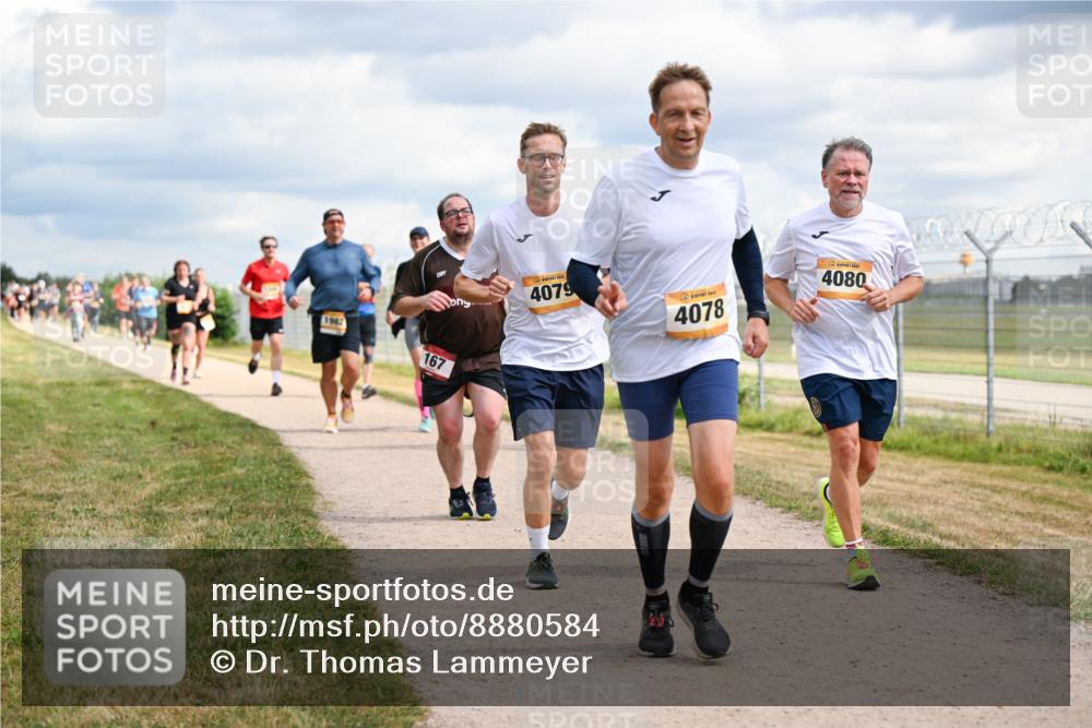 14.09.2025 - Airport Race Dr. Thomas Lammeyer http://msf.ph/oto/8880584 14.09.2025 12:31:04 Laufen 1982, 167, 4079, 4078, 4080 meine-sportfotos.de