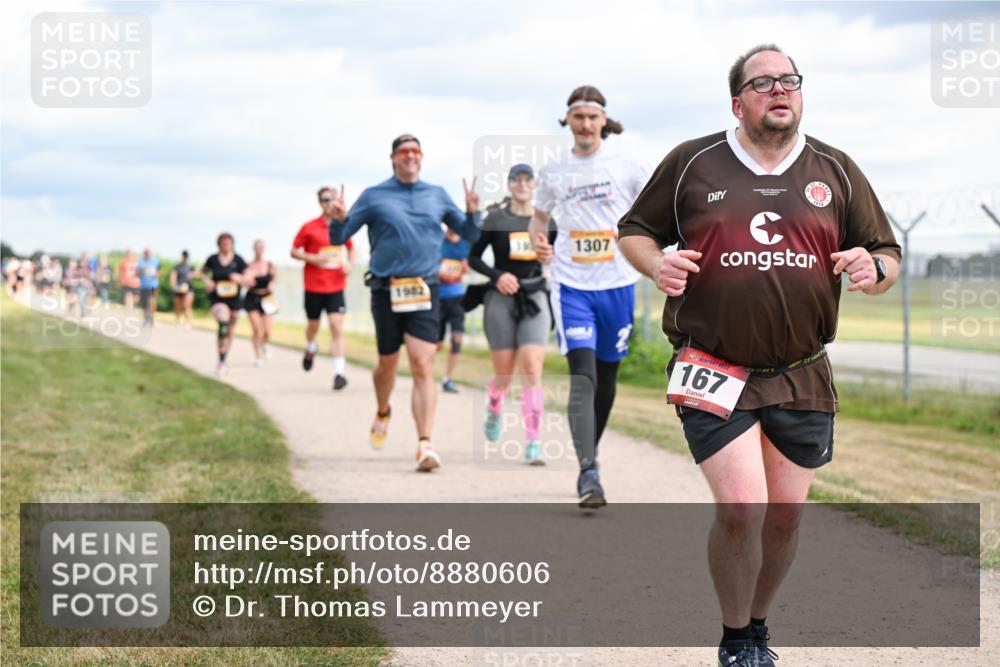 14.09.2025 - Airport Race Dr. Thomas Lammeyer http://msf.ph/oto/8880606 14.09.2025 12:31:06 Laufen 1982, 1307, 167 meine-sportfotos.de