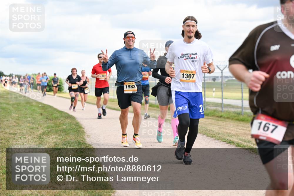 14.09.2025 - Airport Race Dr. Thomas Lammeyer http://msf.ph/oto/8880612 14.09.2025 12:31:07 Laufen 2081, 1982, 1982, 1307, 2, 167 meine-sportfotos.de