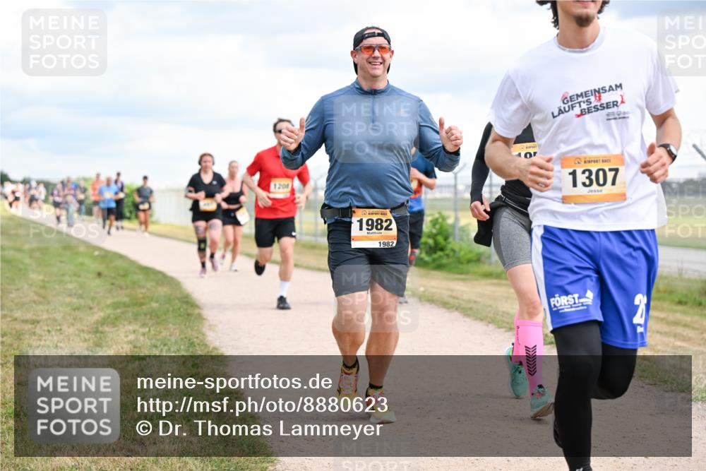 14.09.2025 - Airport Race Dr. Thomas Lammeyer http://msf.ph/oto/8880623 14.09.2025 12:31:08 Laufen 120, 1982, 1982, 1307 meine-sportfotos.de