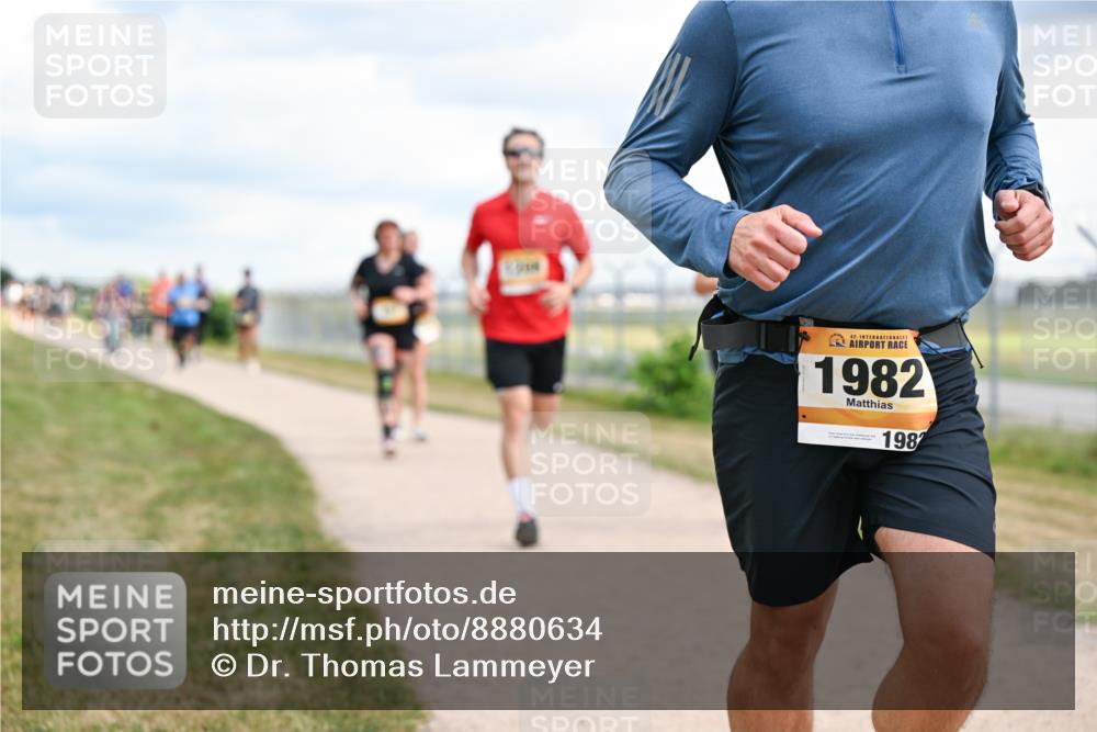 14.09.2025 - Airport Race Dr. Thomas Lammeyer http://msf.ph/oto/8880634 14.09.2025 12:31:09 Laufen 42, 1982, 1982 meine-sportfotos.de