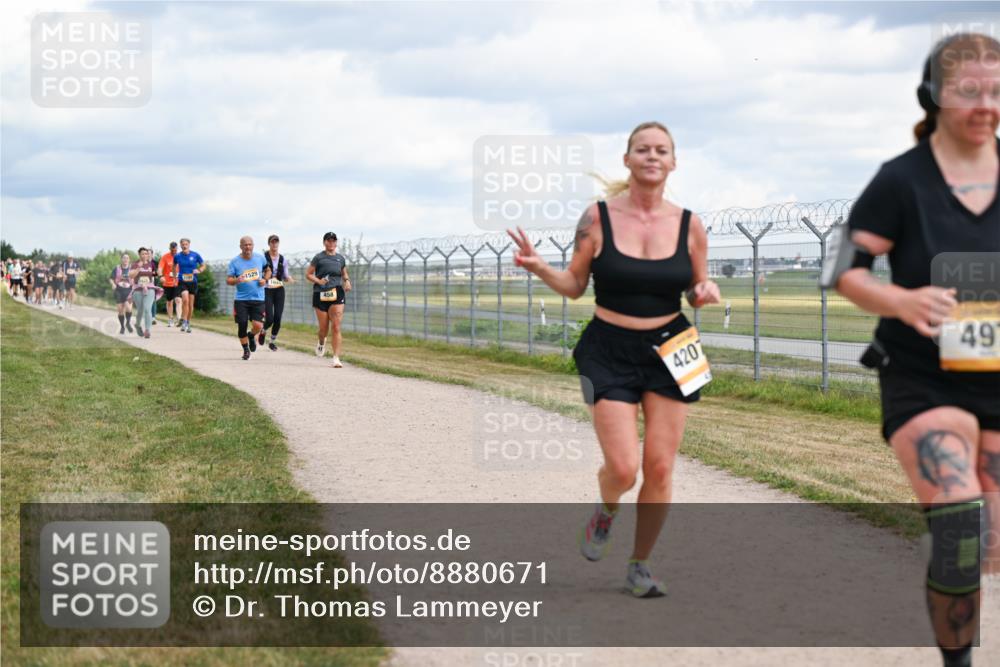 14.09.2025 - Airport Race Dr. Thomas Lammeyer http://msf.ph/oto/8880671 14.09.2025 12:31:13 Laufen 1529, 4207, 49 meine-sportfotos.de