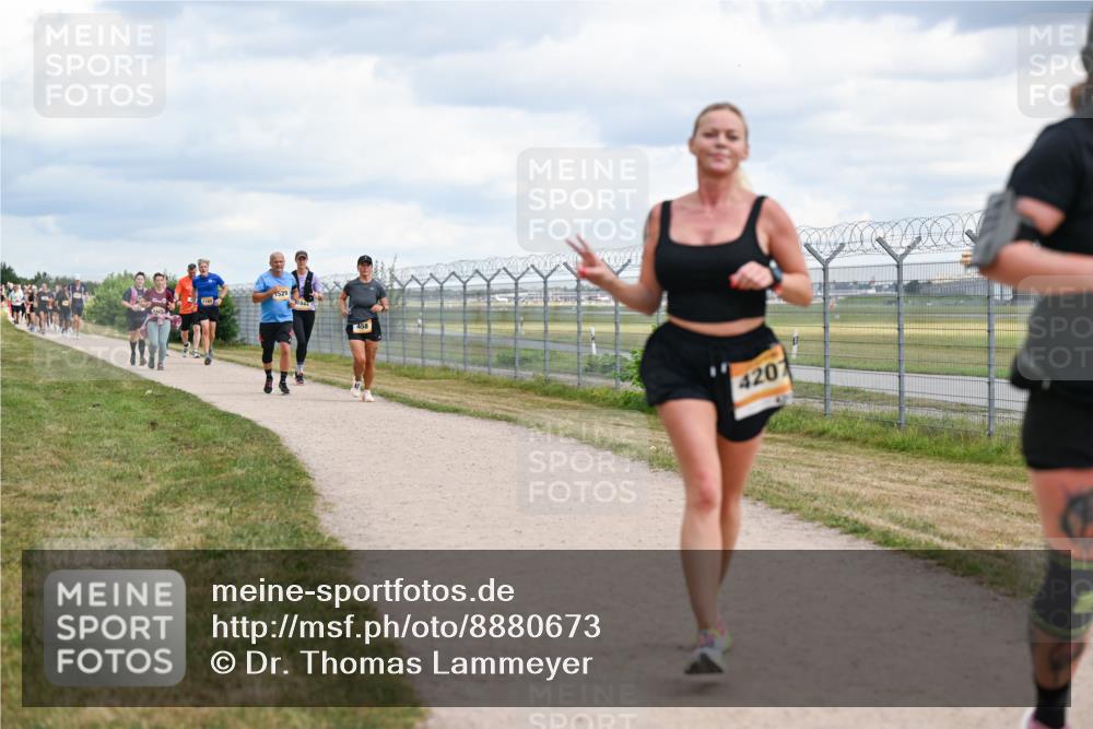 14.09.2025 - Airport Race Dr. Thomas Lammeyer http://msf.ph/oto/8880673 14.09.2025 12:31:13 Laufen 529, 458, 4207 meine-sportfotos.de