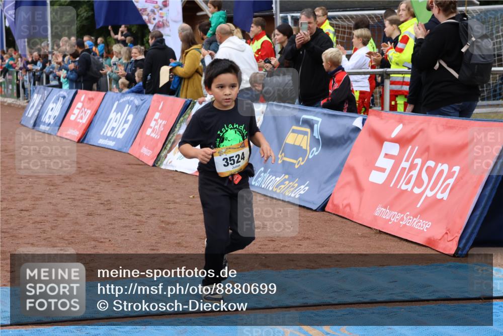 14.09.2025 - Airport Race Strokosch-Dieckow http://msf.ph/oto/8880699 14.09.2025 10:10:25 Ziel 3165, 3372, 3435, 3449, 3524, 3544, 3705 meine-sportfotos.de