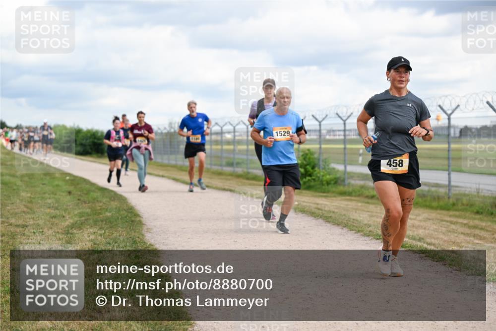 14.09.2025 - Airport Race Dr. Thomas Lammeyer http://msf.ph/oto/8880700 14.09.2025 12:31:19 Laufen 1529, 1180, 458 meine-sportfotos.de