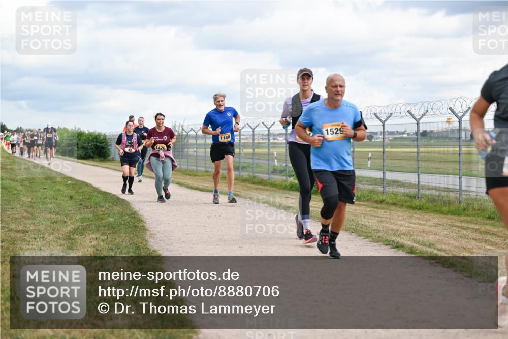 14.09.2025 - Airport Race Dr. Thomas Lammeyer http://msf.ph/oto/8880706 14.09.2025 12:31:20 Laufen 1180, 1529, 1426 meine-sportfotos.de