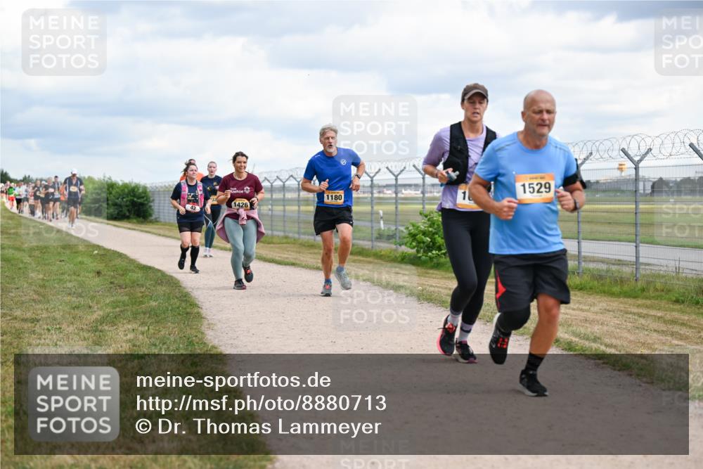 14.09.2025 - Airport Race Dr. Thomas Lammeyer http://msf.ph/oto/8880713 14.09.2025 12:31:21 Laufen 1529, 1180, 1426 meine-sportfotos.de