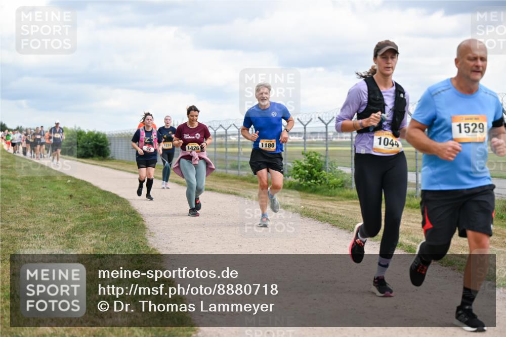 14.09.2025 - Airport Race Dr. Thomas Lammeyer http://msf.ph/oto/8880718 14.09.2025 12:31:21 Laufen 1529, 1232, 1180, 1044, 42, 1426 meine-sportfotos.de