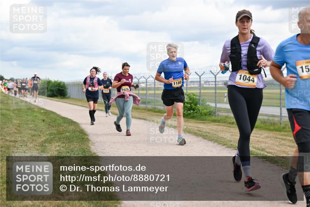 14.09.2025 - Airport Race Dr. Thomas Lammeyer http://msf.ph/oto/8880721 14.09.2025 12:31:22 Laufen 15, 1180, 1044, 1232, 1426 meine-sportfotos.de
