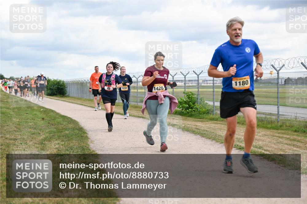 14.09.2025 - Airport Race Dr. Thomas Lammeyer http://msf.ph/oto/8880733 14.09.2025 12:31:23 Laufen 42, 1232, 1426, 1180 meine-sportfotos.de