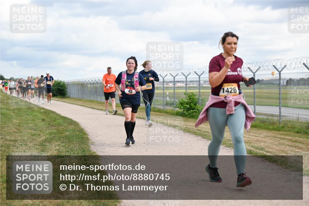14.09.2025 - Airport Race Dr. Thomas Lammeyer http://msf.ph/oto/8880745 14.09.2025 12:31:24 Laufen 42, 232, 1426 meine-sportfotos.de