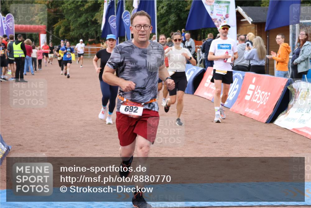 14.09.2025 - Airport Race Strokosch-Dieckow http://msf.ph/oto/8880770 14.09.2025 12:41:38 Ziel 692, 693, 1009, 2008, 2024 meine-sportfotos.de