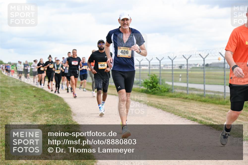 14.09.2025 - Airport Race Dr. Thomas Lammeyer http://msf.ph/oto/8880803 14.09.2025 12:31:35 Laufen 446, 486 meine-sportfotos.de