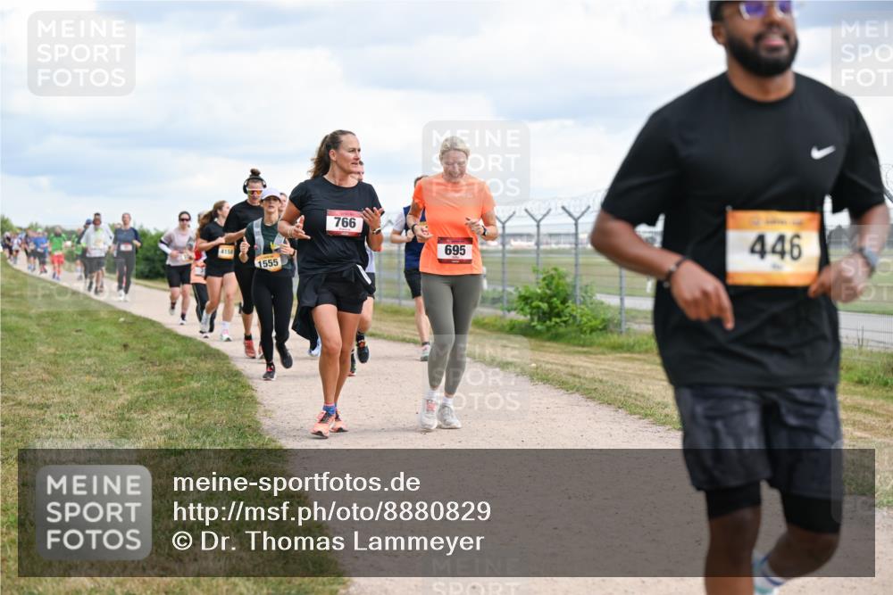14.09.2025 - Airport Race Dr. Thomas Lammeyer http://msf.ph/oto/8880829 14.09.2025 12:31:38 Laufen 4158, 1555, 766, 695, 446 meine-sportfotos.de