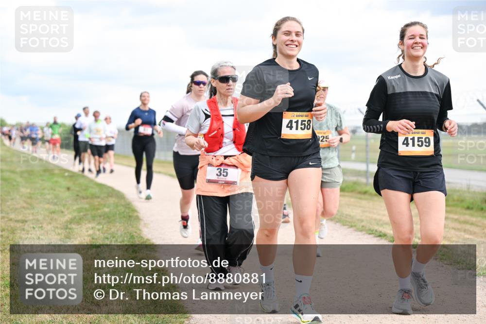 14.09.2025 - Airport Race Dr. Thomas Lammeyer http://msf.ph/oto/8880881 14.09.2025 12:31:44 Laufen 3, 35, 4158, 25, 4159 meine-sportfotos.de