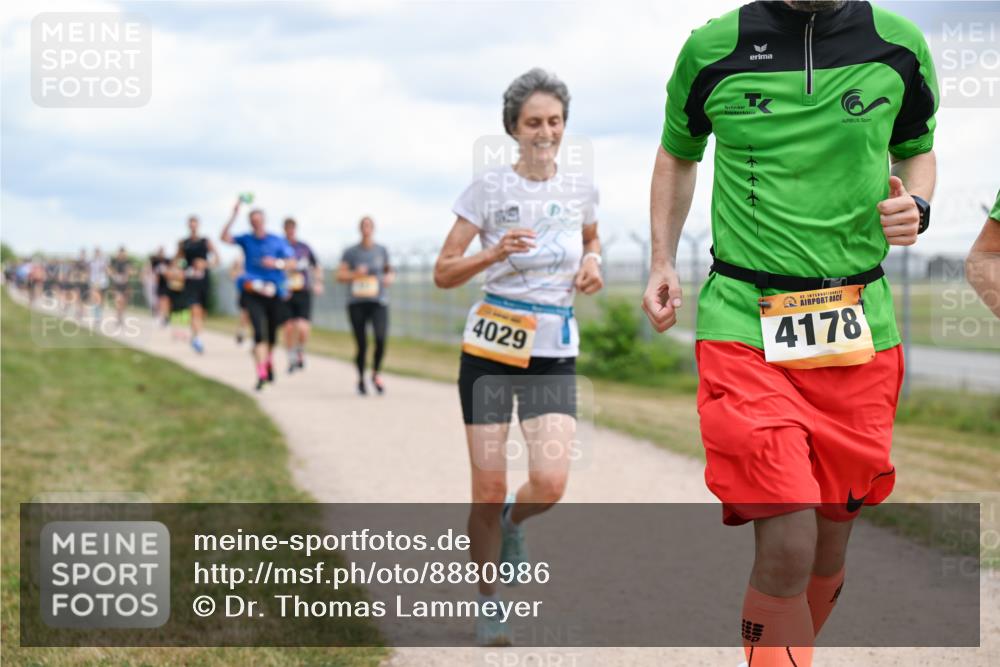 14.09.2025 - Airport Race Dr. Thomas Lammeyer http://msf.ph/oto/8880986 14.09.2025 12:31:59 Laufen 4029, 42, 4178 meine-sportfotos.de