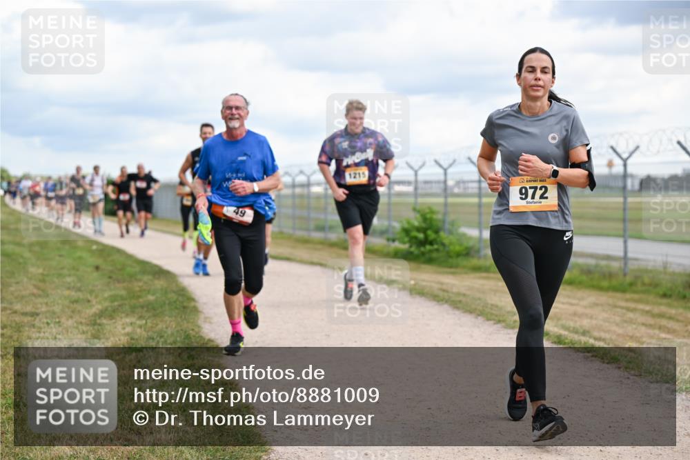 14.09.2025 - Airport Race Dr. Thomas Lammeyer http://msf.ph/oto/8881009 14.09.2025 12:32:03 Laufen 49, 1215, 972 meine-sportfotos.de