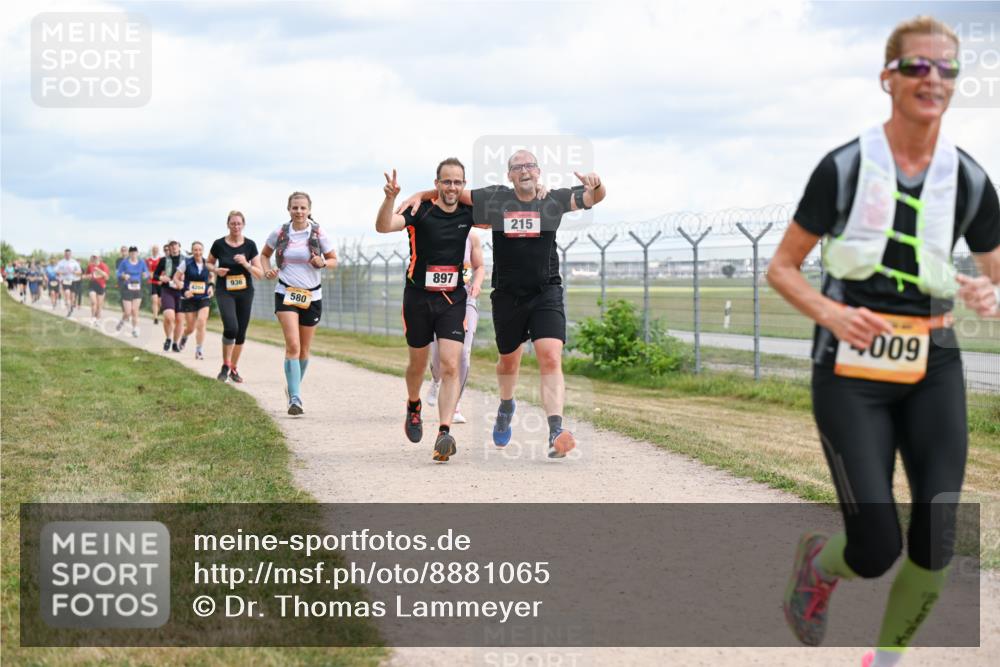 14.09.2025 - Airport Race Dr. Thomas Lammeyer http://msf.ph/oto/8881065 14.09.2025 12:32:10 Laufen 936, 580, 897, 215, 009 meine-sportfotos.de