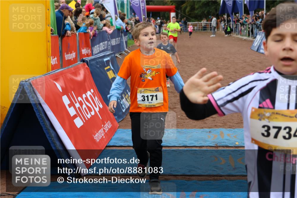 14.09.2025 - Airport Race Strokosch-Dieckow http://msf.ph/oto/8881083 14.09.2025 10:11:11 Ziel 3041, 3171, 3244, 3442, 3734 meine-sportfotos.de