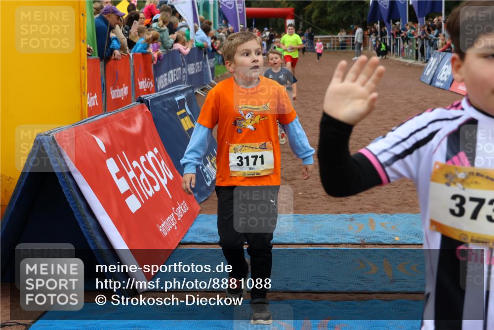 14.09.2025 - Airport Race Strokosch-Dieckow http://msf.ph/oto/8881088 14.09.2025 10:11:11 Ziel 3041, 3171, 3244, 3442, 3734 meine-sportfotos.de