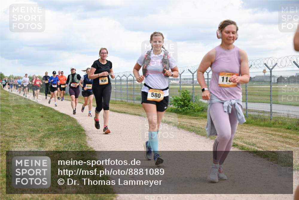 14.09.2025 - Airport Race Dr. Thomas Lammeyer http://msf.ph/oto/8881089 14.09.2025 12:32:13 Laufen 14, 4204, 936, 580, 11 meine-sportfotos.de