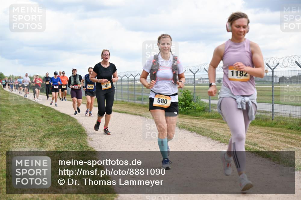 14.09.2025 - Airport Race Dr. Thomas Lammeyer http://msf.ph/oto/8881090 14.09.2025 12:32:13 Laufen 435, 142, 4204, 936, 580, 1182 meine-sportfotos.de