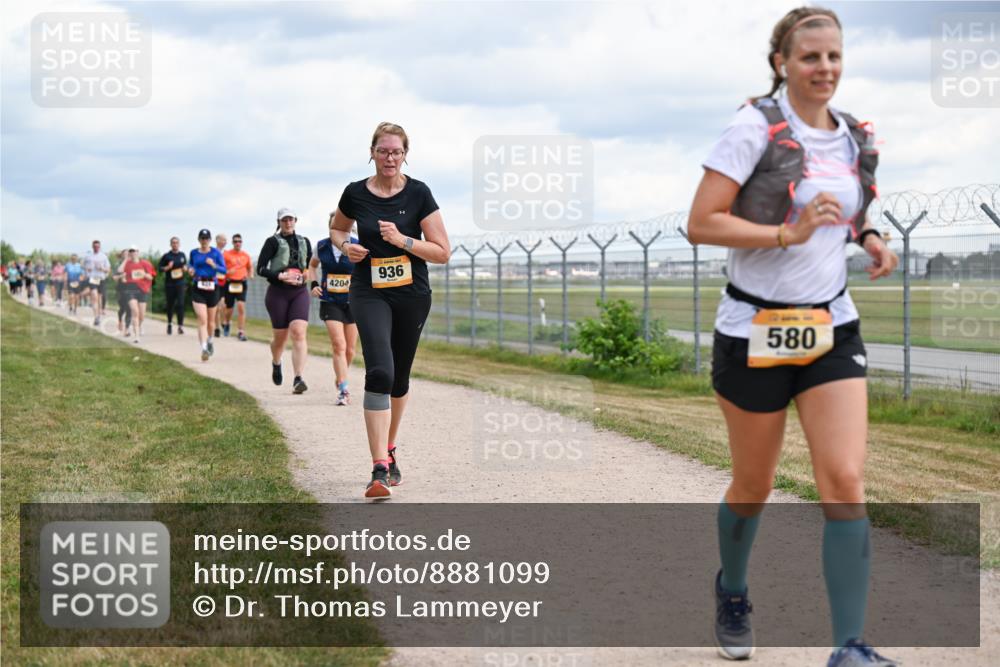 14.09.2025 - Airport Race Dr. Thomas Lammeyer http://msf.ph/oto/8881099 14.09.2025 12:32:14 Laufen 4204, 936, 580 meine-sportfotos.de