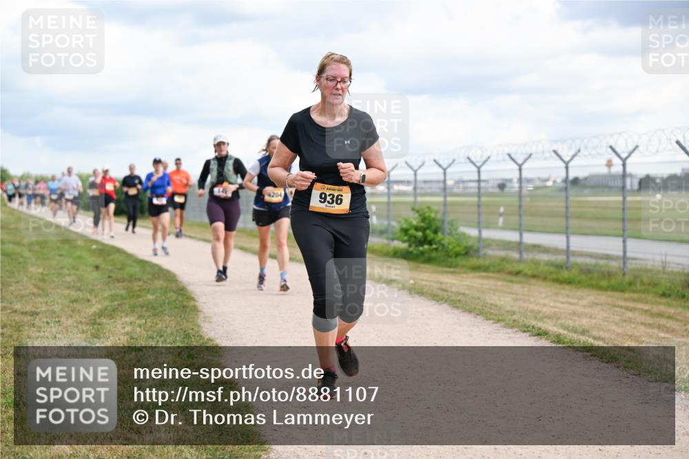 14.09.2025 - Airport Race Dr. Thomas Lammeyer http://msf.ph/oto/8881107 14.09.2025 12:32:15 Laufen 4204, 936 meine-sportfotos.de