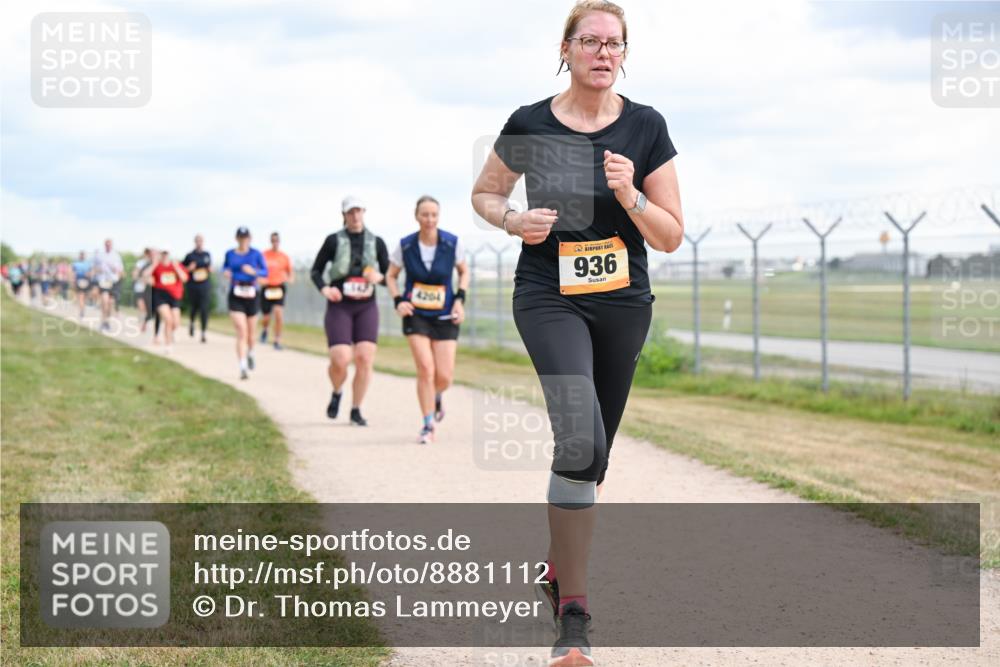 14.09.2025 - Airport Race Dr. Thomas Lammeyer http://msf.ph/oto/8881112 14.09.2025 12:32:16 Laufen 4204, 936 meine-sportfotos.de