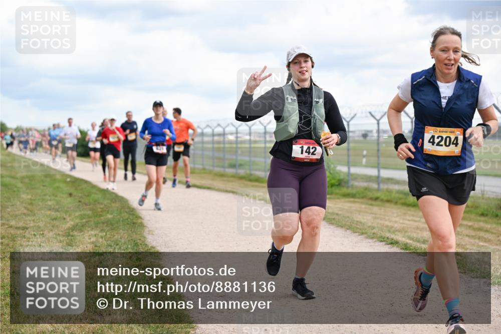 14.09.2025 - Airport Race Dr. Thomas Lammeyer http://msf.ph/oto/8881136 14.09.2025 12:32:18 Laufen 142, 4204 meine-sportfotos.de