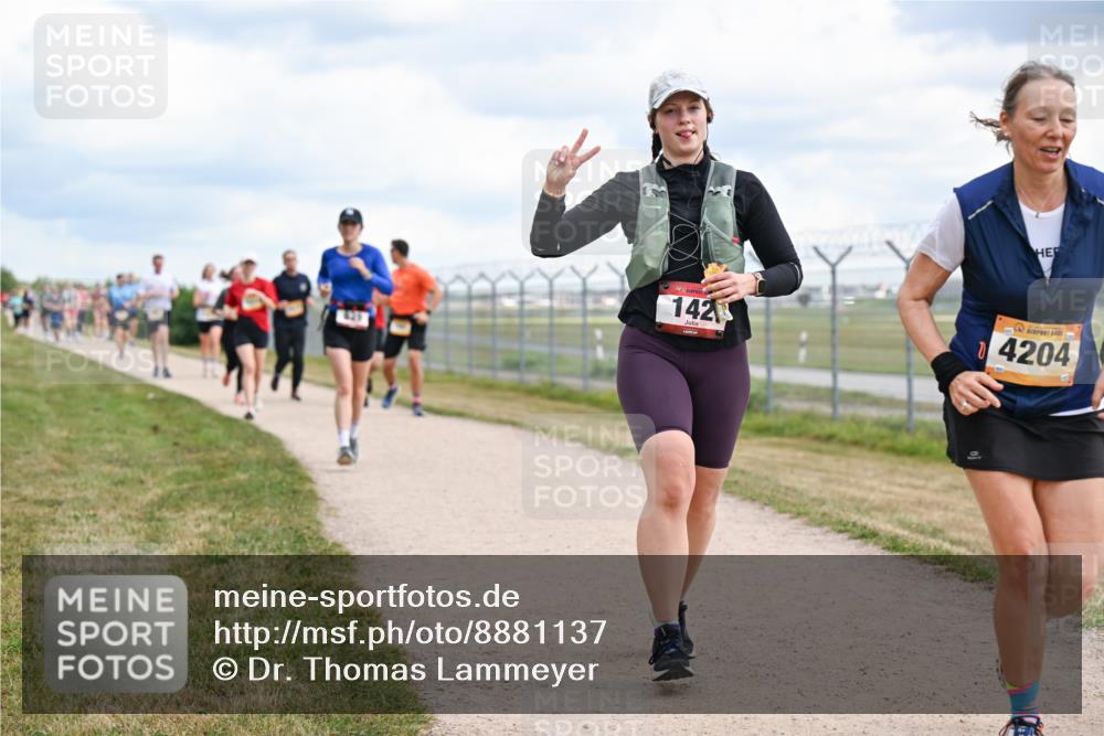14.09.2025 - Airport Race Dr. Thomas Lammeyer http://msf.ph/oto/8881137 14.09.2025 12:32:18 Laufen 142, 4204 meine-sportfotos.de