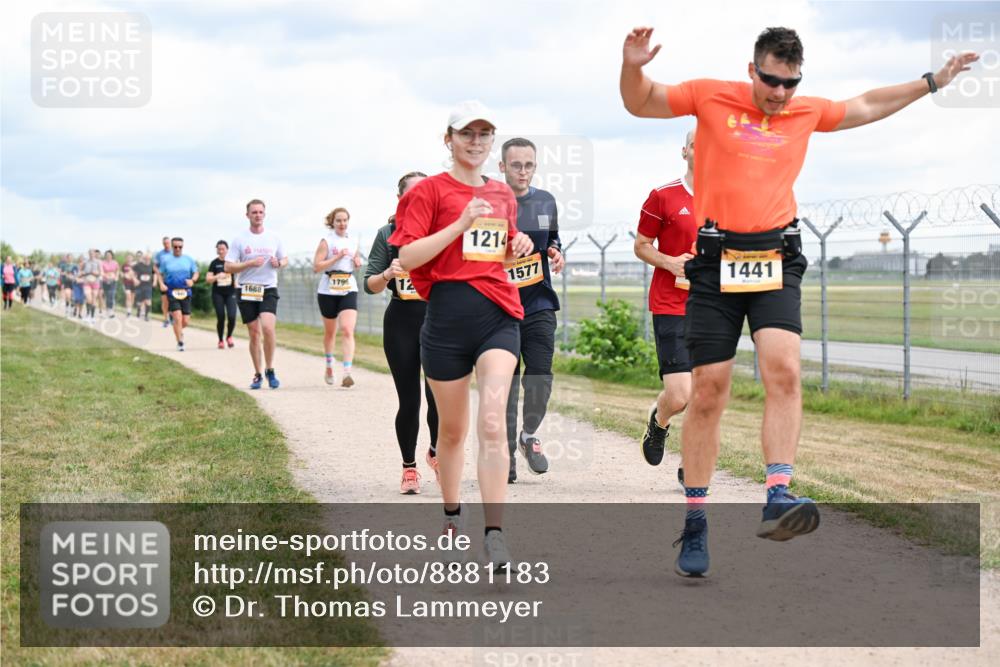 14.09.2025 - Airport Race Dr. Thomas Lammeyer http://msf.ph/oto/8881183 14.09.2025 12:32:24 Laufen 1688, 1796, 12, 1214, 1577, 1441 meine-sportfotos.de