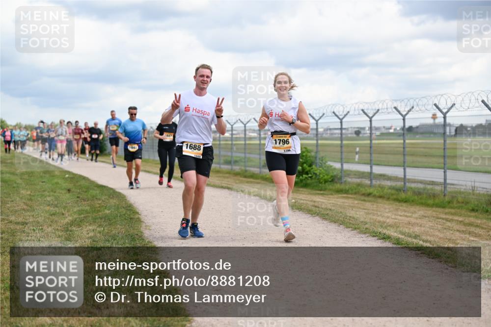14.09.2025 - Airport Race Dr. Thomas Lammeyer http://msf.ph/oto/8881208 14.09.2025 12:32:28 Laufen 1848, 647, 1688, 1796, 1796 meine-sportfotos.de