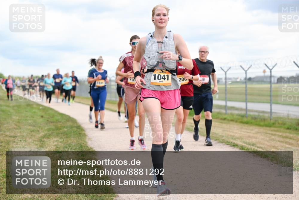 14.09.2025 - Airport Race Dr. Thomas Lammeyer http://msf.ph/oto/8881292 14.09.2025 12:32:39 Laufen 1041, 200, 9 meine-sportfotos.de