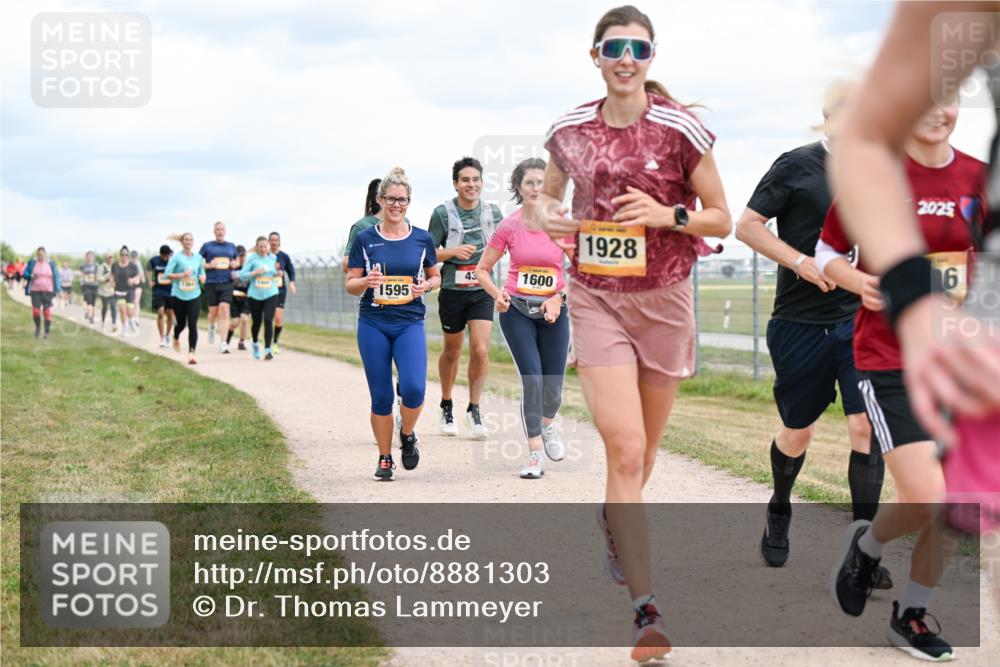 14.09.2025 - Airport Race Dr. Thomas Lammeyer http://msf.ph/oto/8881303 14.09.2025 12:32:41 Laufen 43, 1595, 1600, 1928, 2025, 6 meine-sportfotos.de