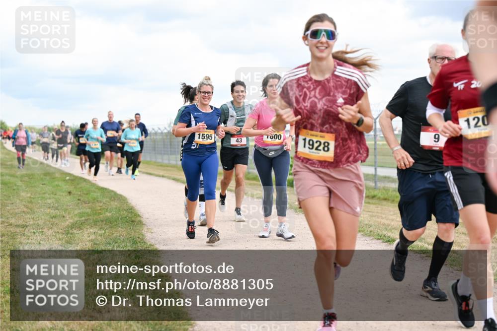 14.09.2025 - Airport Race Dr. Thomas Lammeyer http://msf.ph/oto/8881305 14.09.2025 12:32:41 Laufen 20, 120, 1595, 00, 9, 43, 1928 meine-sportfotos.de