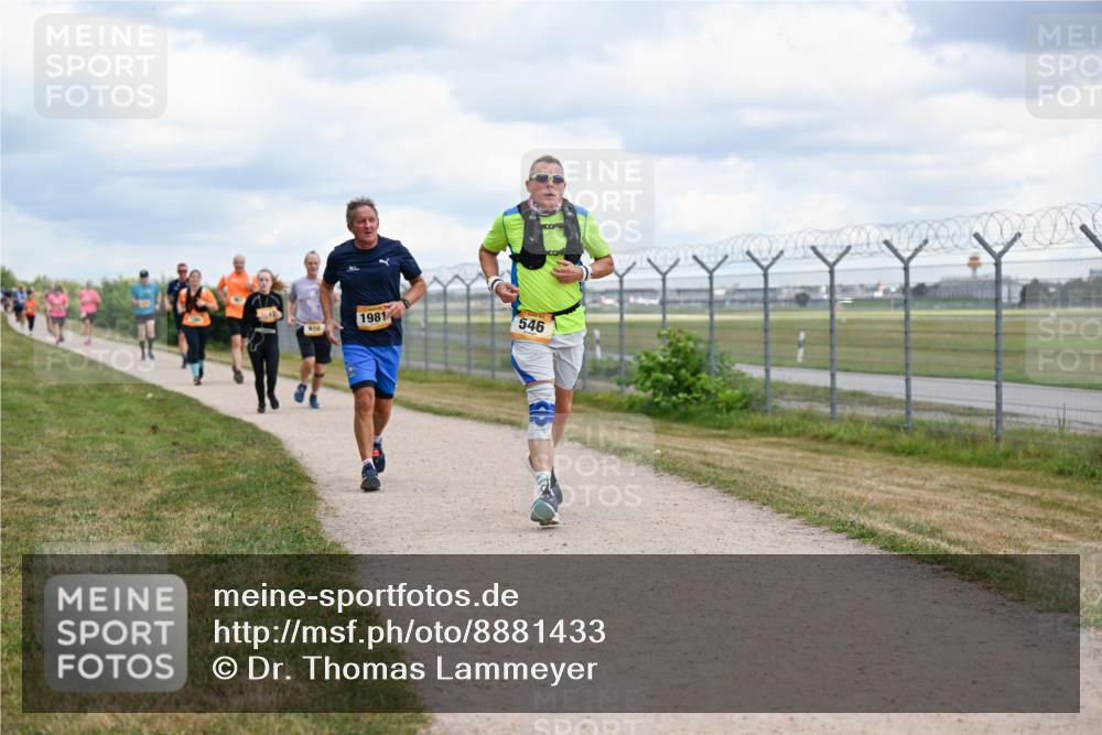 14.09.2025 - Airport Race Dr. Thomas Lammeyer http://msf.ph/oto/8881433 14.09.2025 12:33:03 Laufen 1981, 10, 546 meine-sportfotos.de