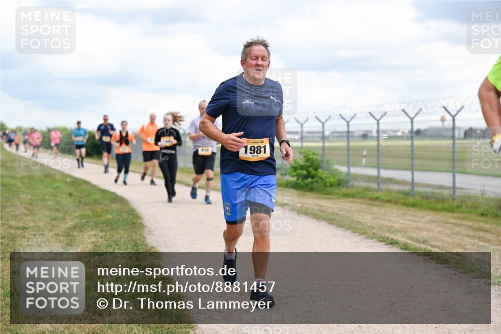 14.09.2025 - Airport Race Dr. Thomas Lammeyer http://msf.ph/oto/8881457 14.09.2025 12:33:06 Laufen 610, 1981 meine-sportfotos.de