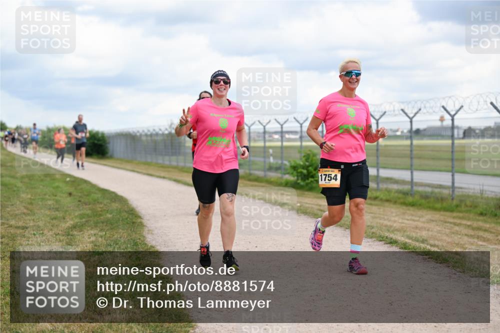 14.09.2025 - Airport Race Dr. Thomas Lammeyer http://msf.ph/oto/8881574 14.09.2025 12:33:21 Laufen 1754 meine-sportfotos.de