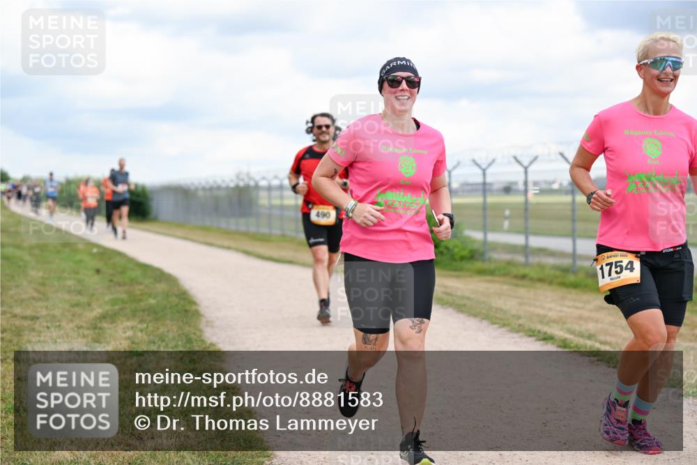 14.09.2025 - Airport Race Dr. Thomas Lammeyer http://msf.ph/oto/8881583 14.09.2025 12:33:22 Laufen 490, 1754 meine-sportfotos.de