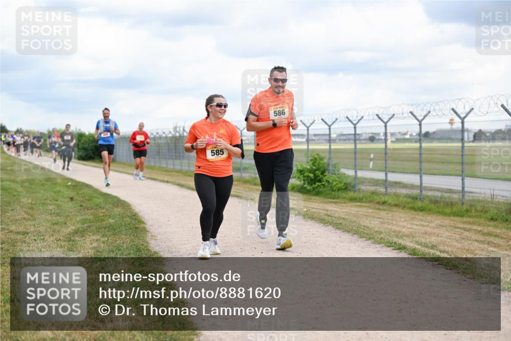 14.09.2025 - Airport Race Dr. Thomas Lammeyer http://msf.ph/oto/8881620 14.09.2025 12:33:33 Laufen 585, 586 meine-sportfotos.de