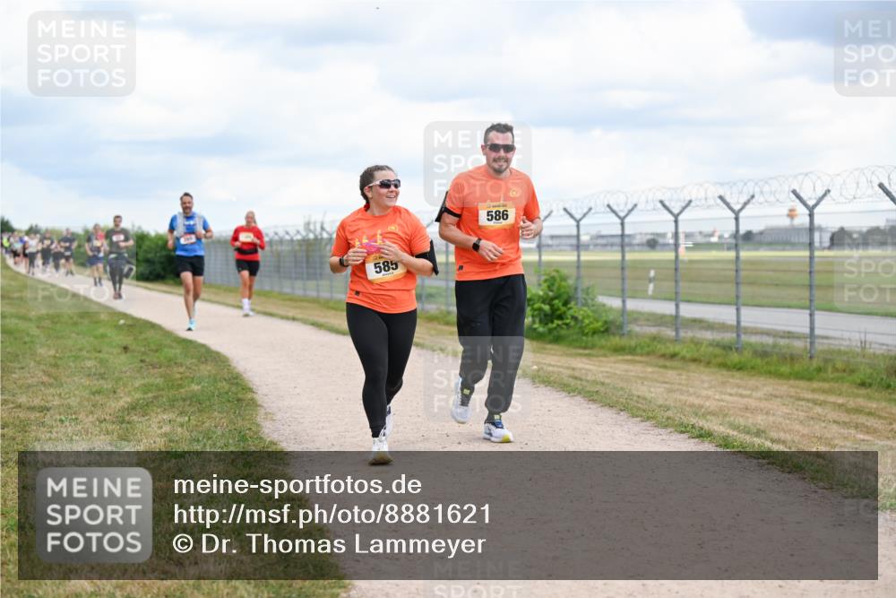 14.09.2025 - Airport Race Dr. Thomas Lammeyer http://msf.ph/oto/8881621 14.09.2025 12:33:33 Laufen 585, 586 meine-sportfotos.de