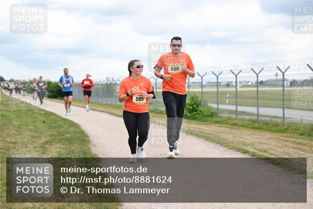 14.09.2025 - Airport Race Dr. Thomas Lammeyer http://msf.ph/oto/8881624 14.09.2025 12:33:33 Laufen 585, 586 meine-sportfotos.de