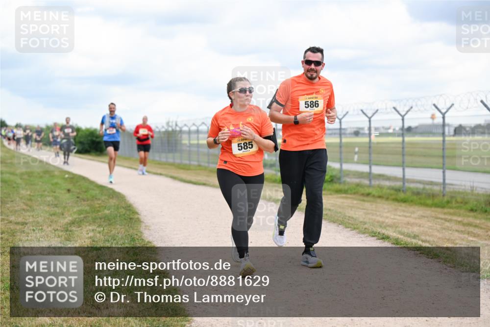 14.09.2025 - Airport Race Dr. Thomas Lammeyer http://msf.ph/oto/8881629 14.09.2025 12:33:34 Laufen 585, 586 meine-sportfotos.de
