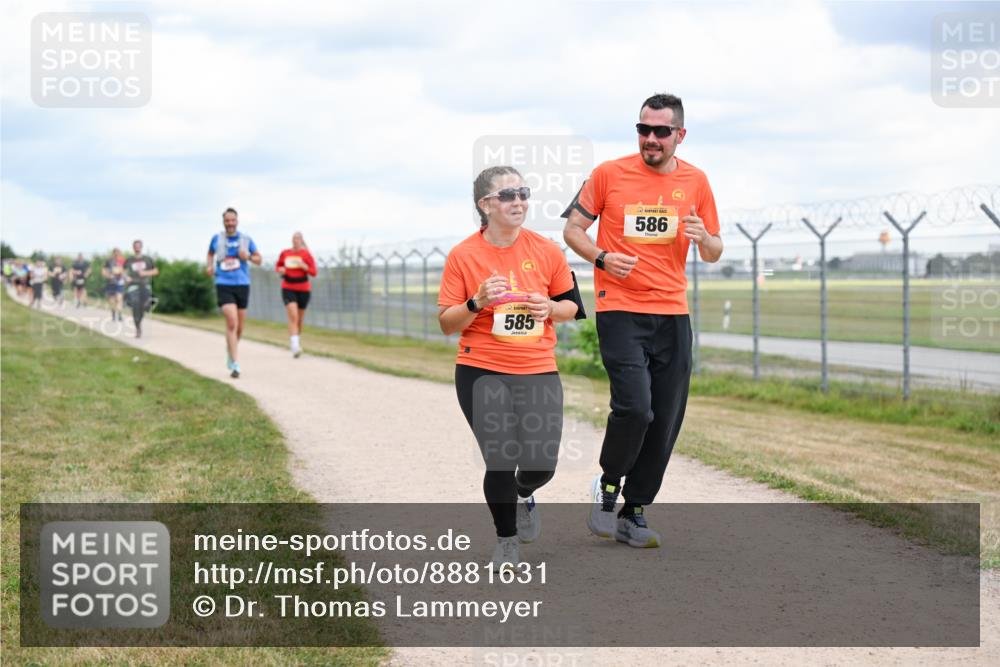 14.09.2025 - Airport Race Dr. Thomas Lammeyer http://msf.ph/oto/8881631 14.09.2025 12:33:34 Laufen 585, 586 meine-sportfotos.de