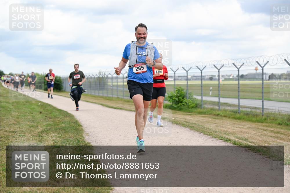 14.09.2025 - Airport Race Dr. Thomas Lammeyer http://msf.ph/oto/8881653 14.09.2025 12:33:39 Laufen 265, 1309 meine-sportfotos.de