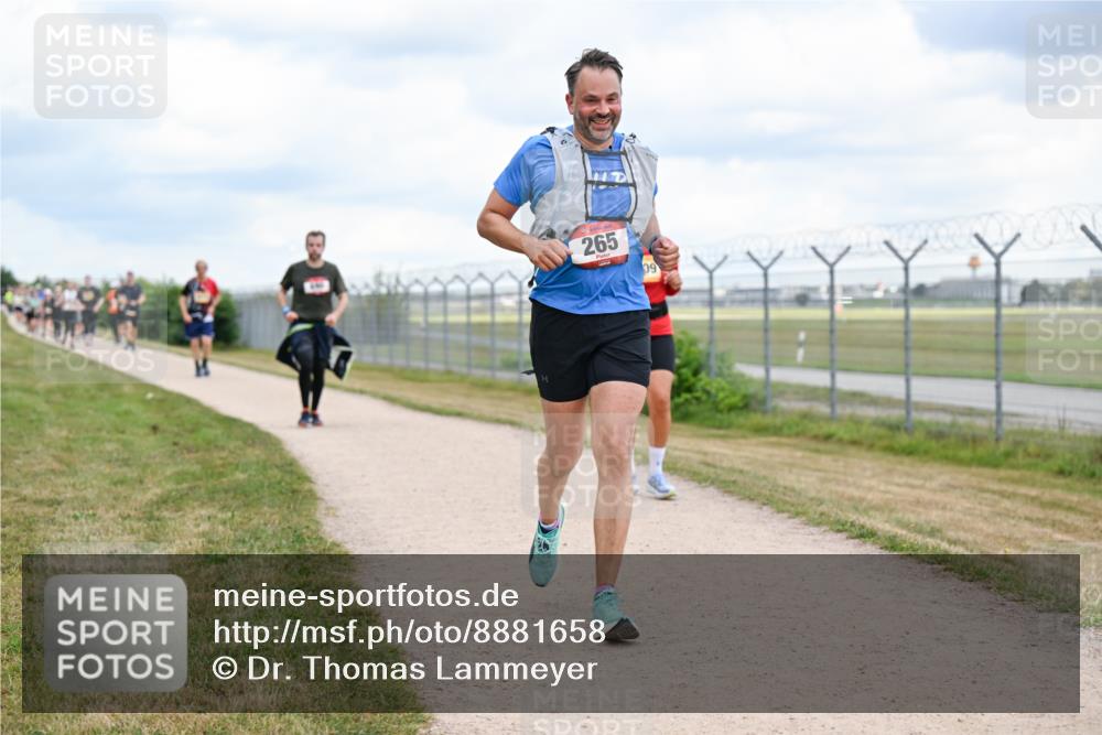 14.09.2025 - Airport Race Dr. Thomas Lammeyer http://msf.ph/oto/8881658 14.09.2025 12:33:40 Laufen 265, 09 meine-sportfotos.de