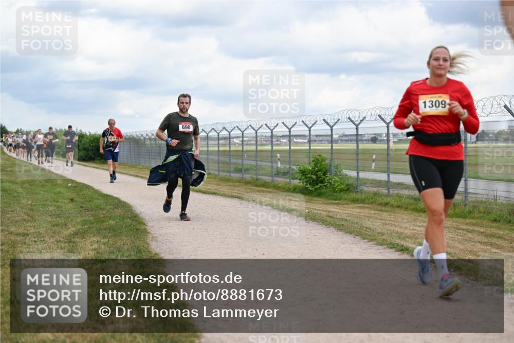 14.09.2025 - Airport Race Dr. Thomas Lammeyer http://msf.ph/oto/8881673 14.09.2025 12:33:42 Laufen 4214, 690, 1309 meine-sportfotos.de