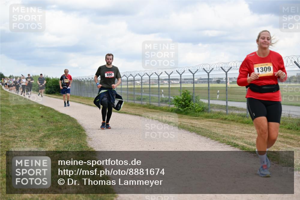 14.09.2025 - Airport Race Dr. Thomas Lammeyer http://msf.ph/oto/8881674 14.09.2025 12:33:42 Laufen 4214, 690, 1309 meine-sportfotos.de